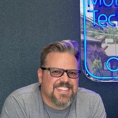 Josh Pilon, Owner of Mobile Techs, in the Lewiston ID store